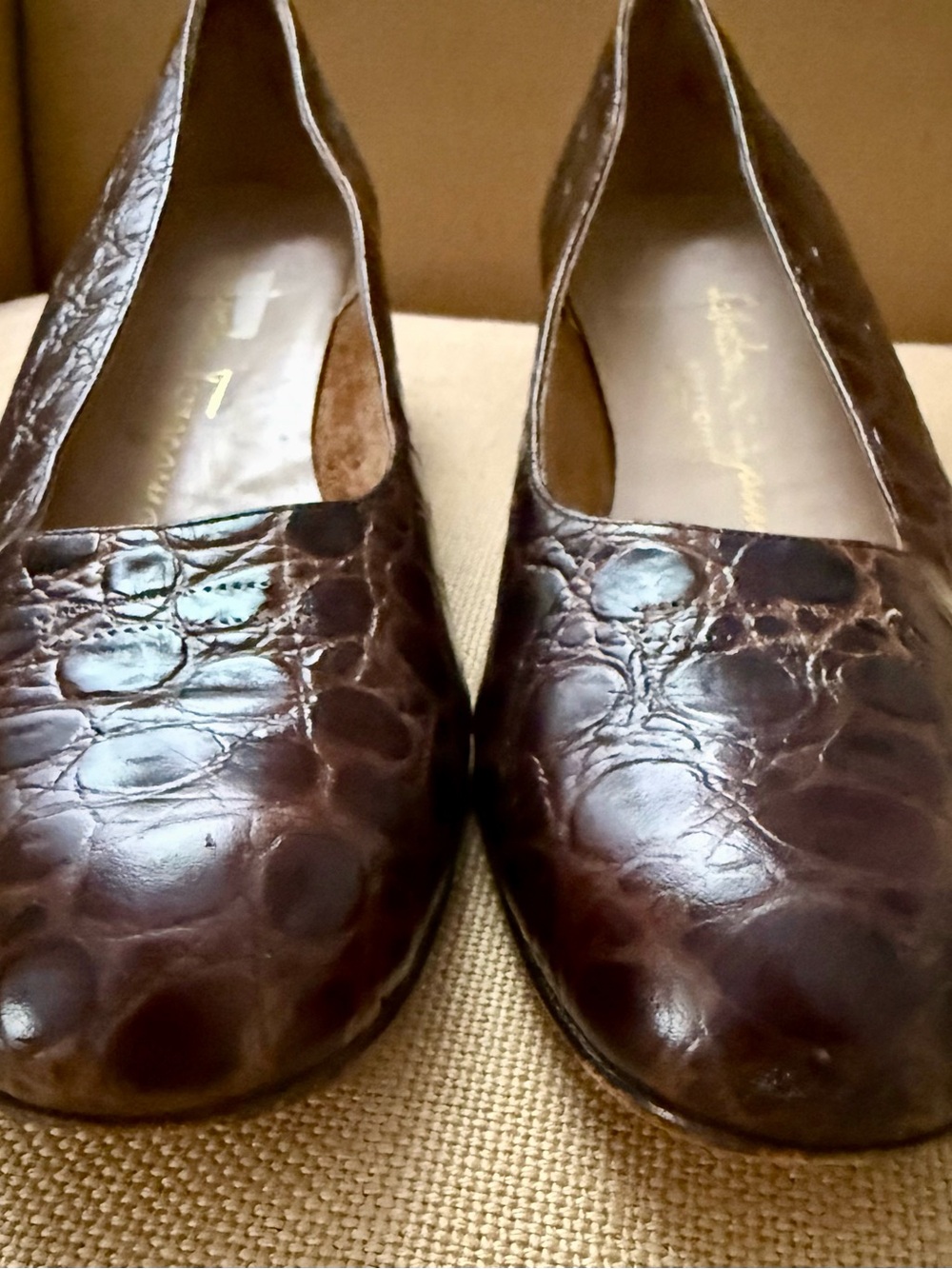 Vintage Salvatore Ferragamo Brown Croc Embossed Leather Pumps Sz 9 AAA Italy - Picture 4 of 6